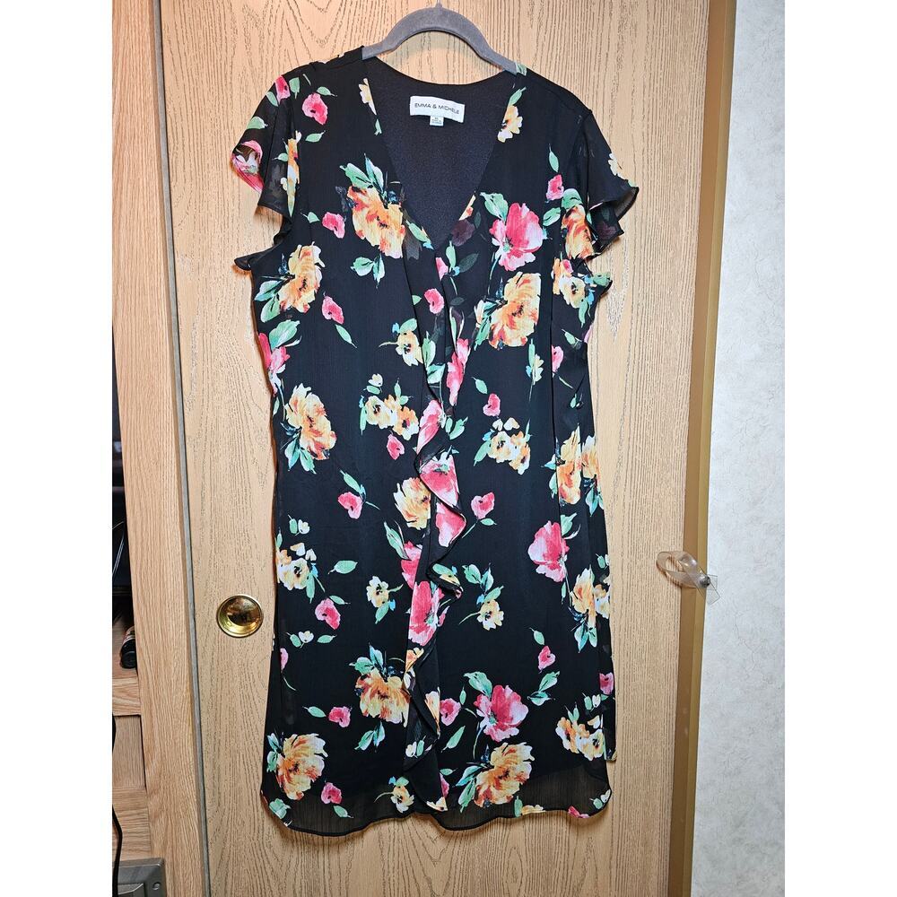 EMMA & MICHELE XL LINED DRESS. RUFFLE DETAIL. MISSING BELT. BLACK WITH FLOWERS